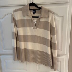GAP Women's V-Neck Sweater - Cream and Tan Stripes